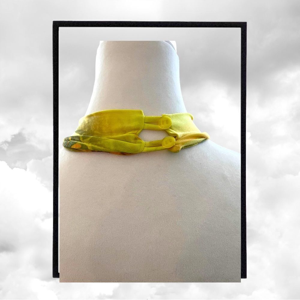 COLORFUL HALTER FORM FITTING DRESS - Picture 6 of 9